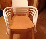 Stół (średnica blatu 110 cm) i 4 krzesła (rozkładane) - delikatne!