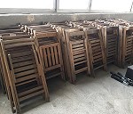 115 sillas de madera plegables volumen 1,40x 1,40x0,90