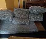 1 sofa de trres plazas