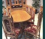 Stół 8-osobowy x 1, krzesła tapicerowane x 8